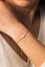 Glimmering Pearl Bracelet